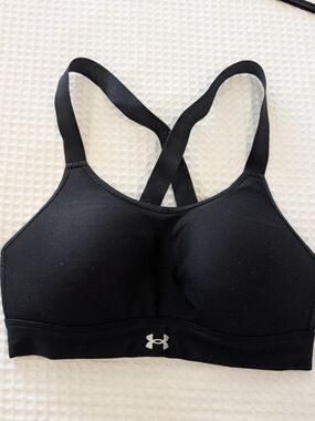 Under Armour Black Cross-Back Padded Sports Bra